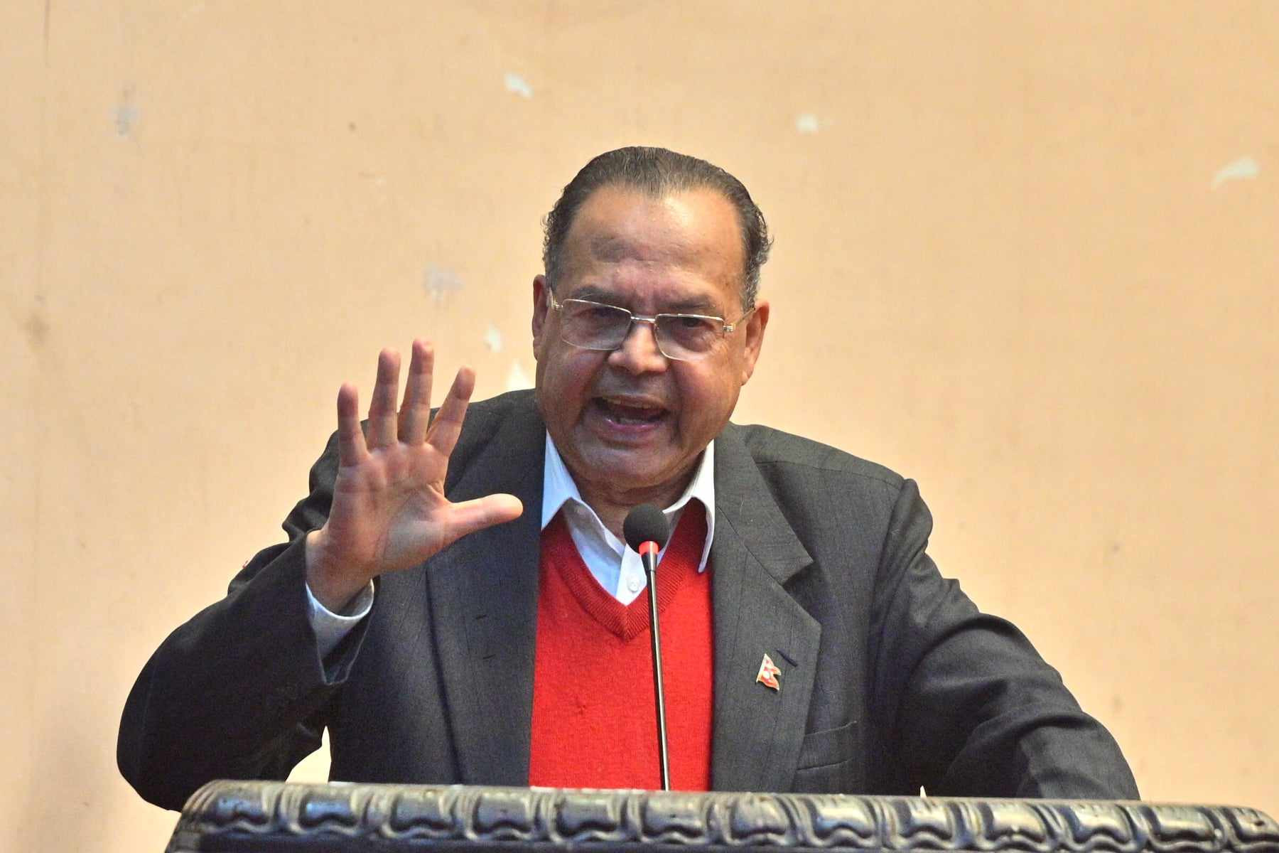 माधव नेपाललाई झलनाथ खनालको जवाफ- पार्टी छाड्ने कुरा मेरो डिक्सनरीमा छैन